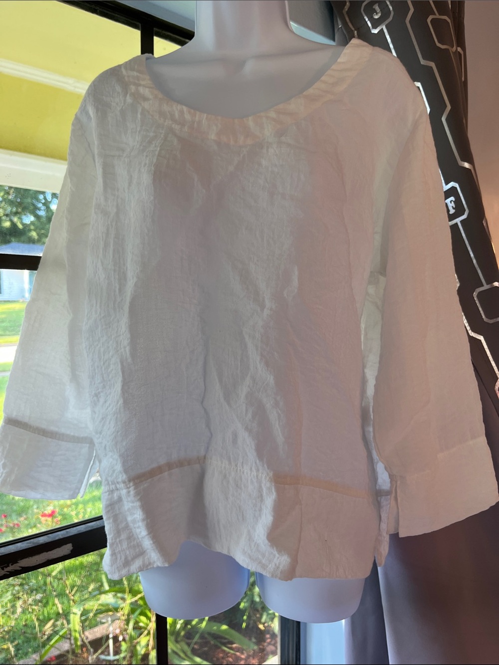 Women's White Scoop-Neck Tunic Top
